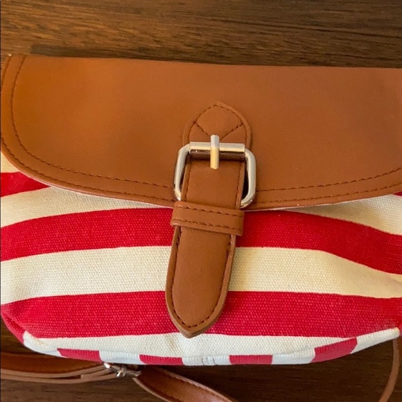 Poppie Jones Red & White Striped Shoulder Bag NWOT - Picture 3 of 8